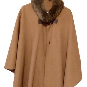 Bella suri alpaca Cape the beautiful bella